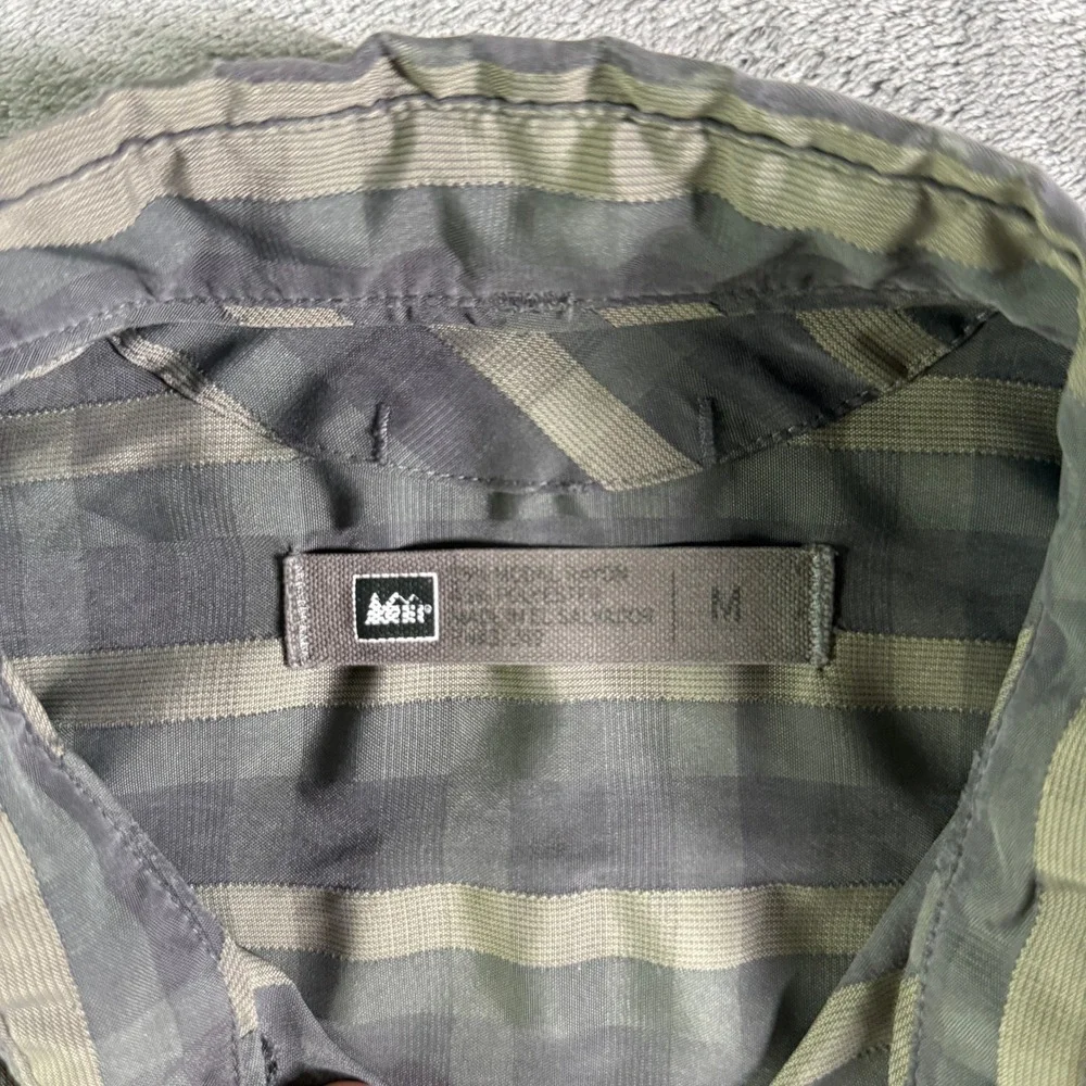 REI Co-op Mens Medium Gray Striped Long Sleeve Button Down Shirt
